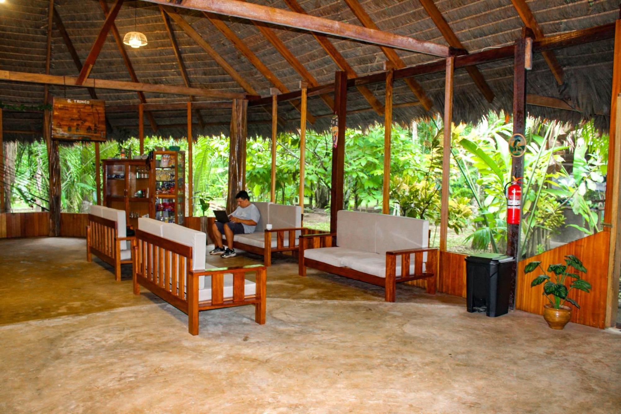 Tronco Tambopata Adventure Hotell Puerto Maldonado Exteriör bild