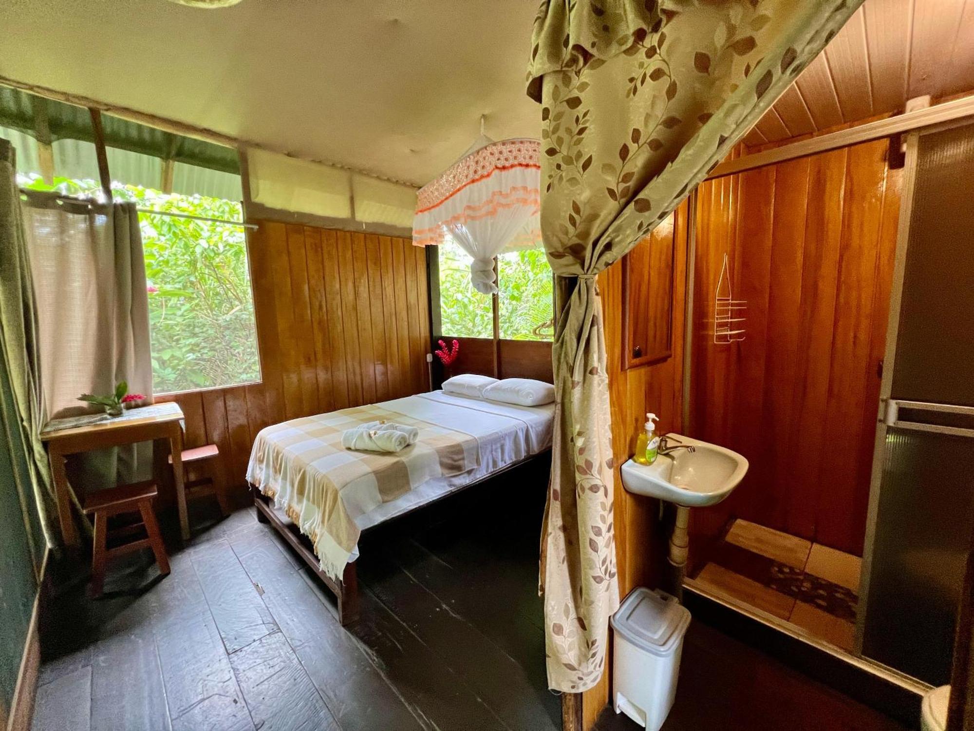 Tronco Tambopata Adventure Hotell Puerto Maldonado Exteriör bild