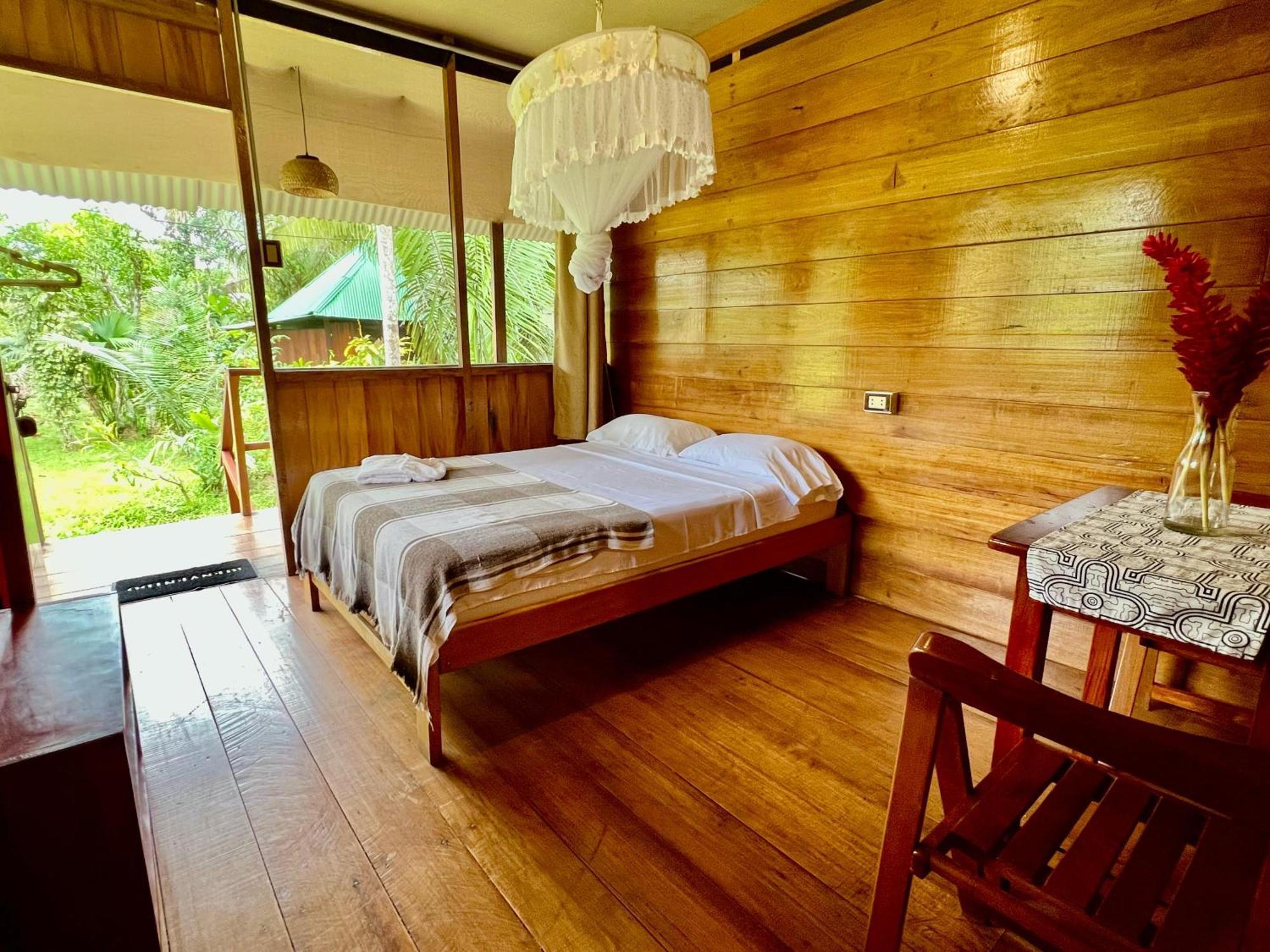 Tronco Tambopata Adventure Hotell Puerto Maldonado Exteriör bild