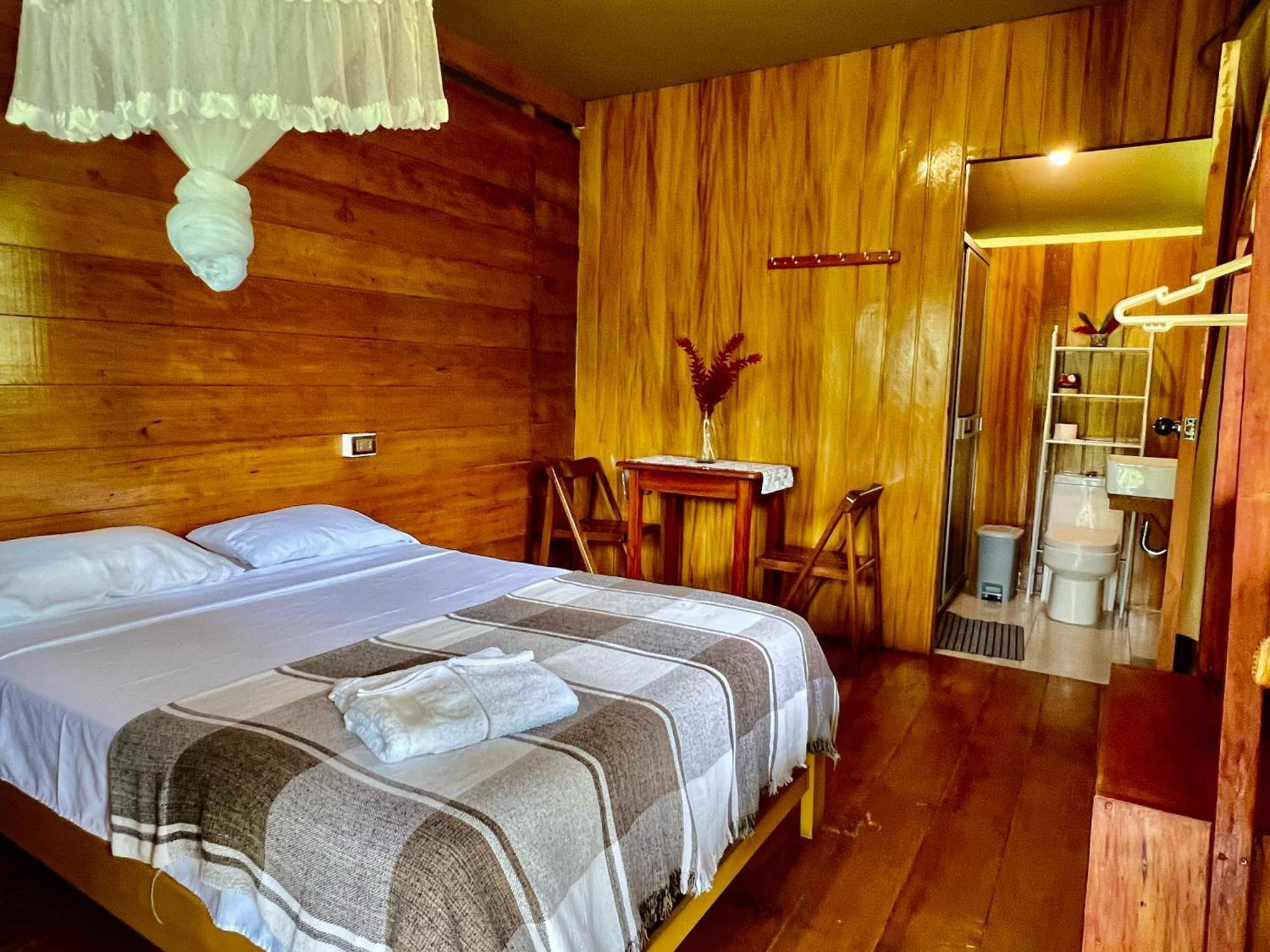 Tronco Tambopata Adventure Hotell Puerto Maldonado Exteriör bild