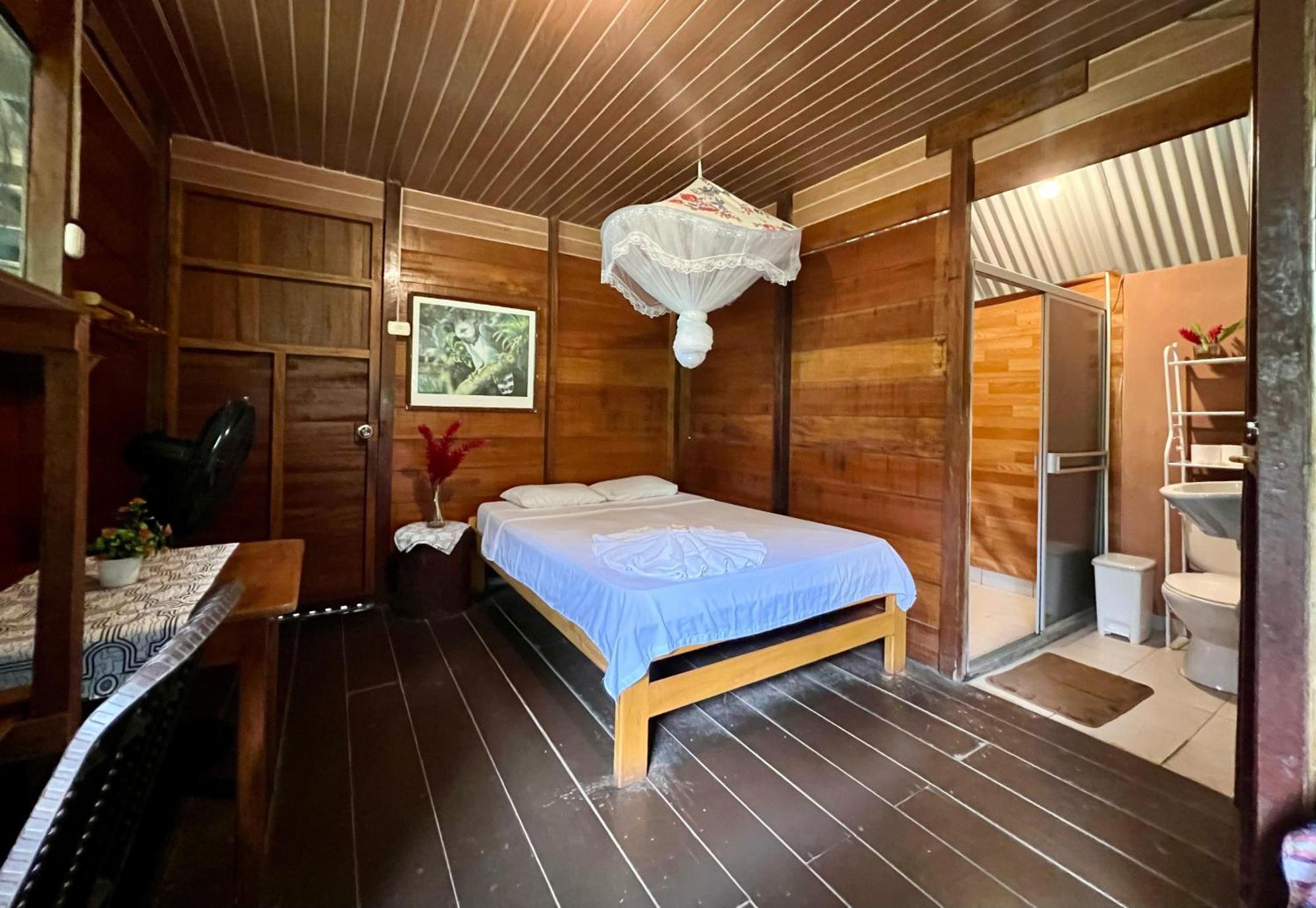 Tronco Tambopata Adventure Hotell Puerto Maldonado Exteriör bild